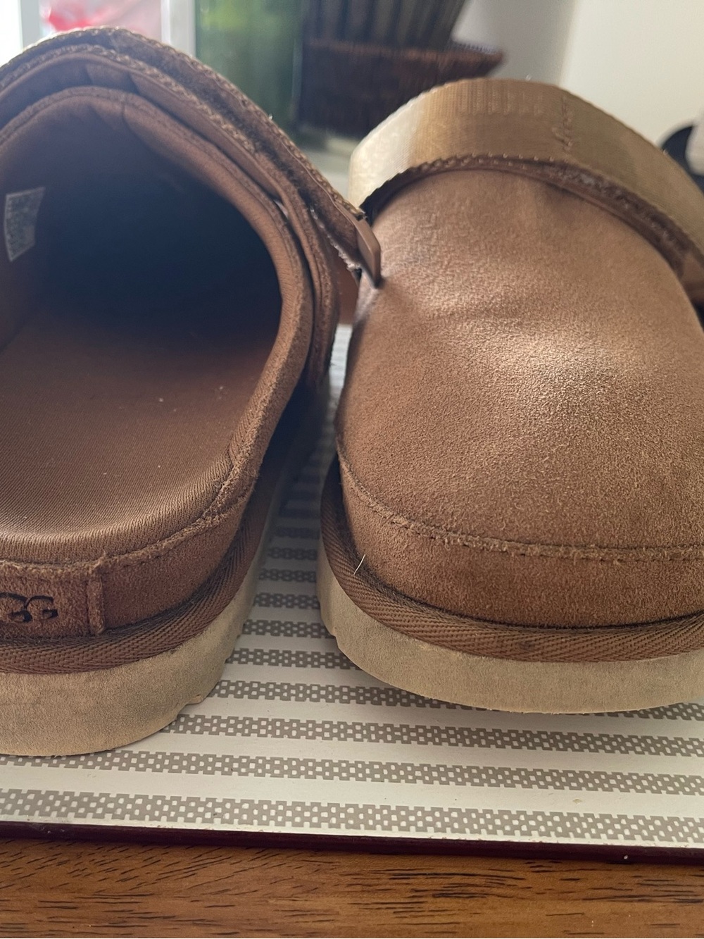 Ugg Goldenstar Clog - Chestnut - Picture 2 of 6